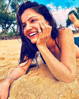 Rubina Dilaik feet photo thumbnail