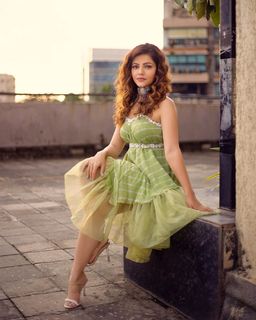 Rubina Dilaik feet photo thumbnail