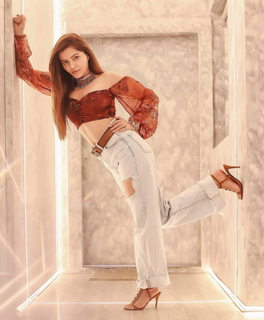 Rubina Dilaik feet photo thumbnail