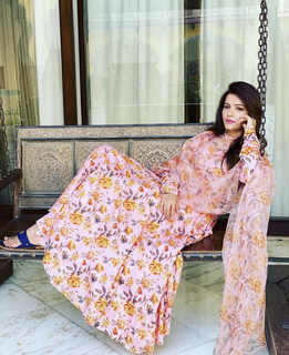 Rubina Dilaik feet photo thumbnail