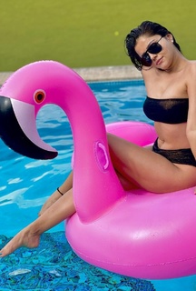 Rubina Dilaik feet photo thumbnail