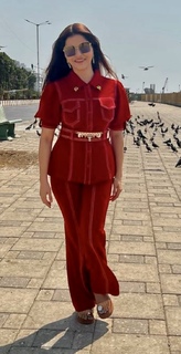 Rubina Dilaik feet photo thumbnail