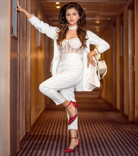 Rubina Dilaik feet photo thumbnail