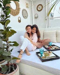 Rubina Dilaik feet photo thumbnail