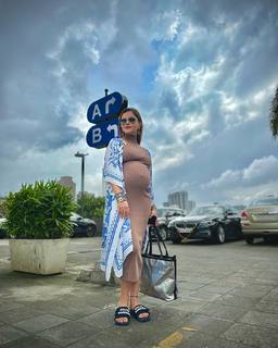 Rubina Dilaik feet photo thumbnail