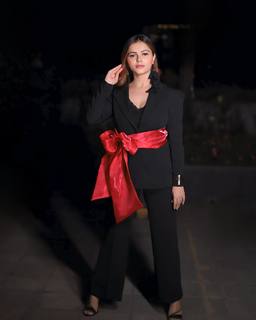 Rubina Dilaik feet photo thumbnail