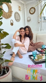 Rubina Dilaik feet photo thumbnail