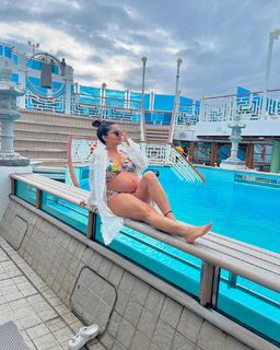 Rubina Dilaik feet photo thumbnail