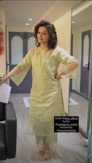 Rubina Dilaik feet photo thumbnail