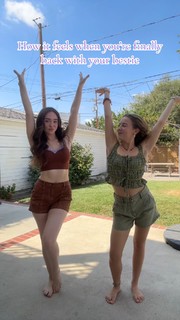 Ruby Jay feet photo 2