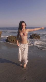 Ruby Jay feet photo 3