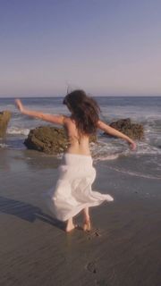 Ruby Jay feet photo 2