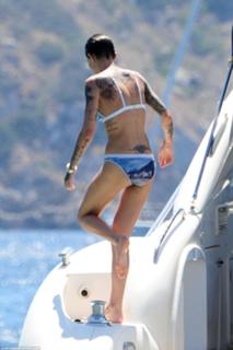 Ruby Rose feet photo thumbnail
