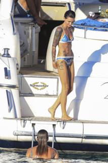 Ruby Rose feet photo thumbnail