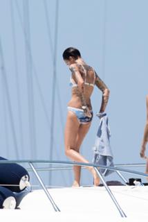 Ruby Rose feet photo thumbnail