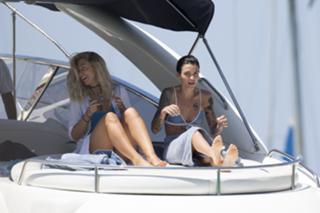 Ruby Rose feet photo thumbnail