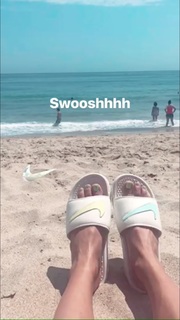 Ruby Rose feet photo thumbnail
