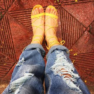 Ruhani Sharma feet photo 2