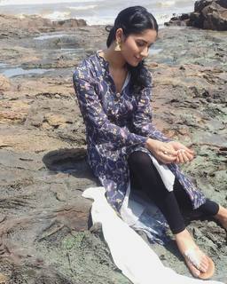 Ruhani Sharma feet photo 3