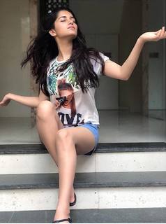 Ruhani Sharma feet photo 5