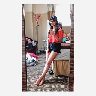 Ruhani Sharma feet photo 8