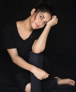 Ruhani Sharma feet photo 18