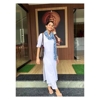Ruhani Sharma feet photo 8