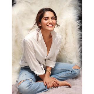 Ruhani Sharma feet photo 16