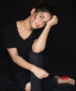 Ruhani Sharma feet photo 11
