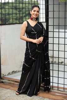 Ruhani Sharma feet photo 1