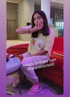 Ruhani Sharma feet photo 19