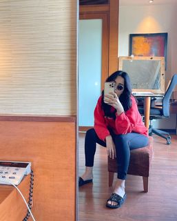Ruhani Sharma feet photo 17