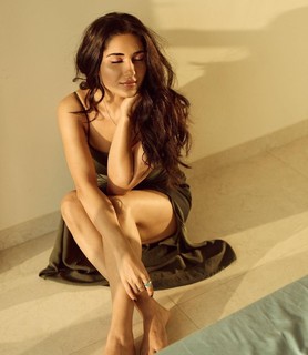 Ruhani Sharma feet photo 8