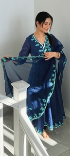 Ruhani Sharma feet photo 2
