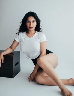 Ruhani Sharma feet photo 7