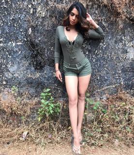 Ruhi Singh feet photo 18