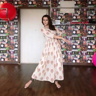 Ruhi Singh feet photo 19