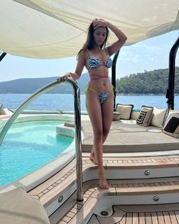 Ruhi Singh feet photo 14