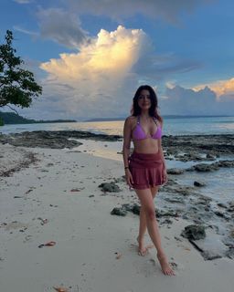 Ruhi Singh feet photo 9