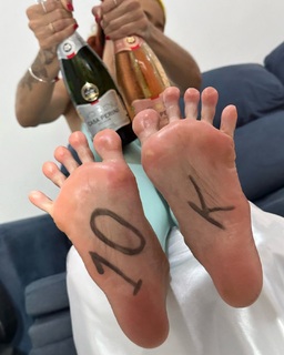 Ruivinha de Marte feet photo 17