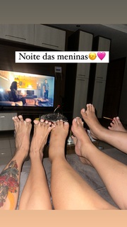 Ruivinha de Marte feet photo 1
