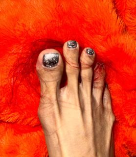 Ruivinha de Marte feet photo 4