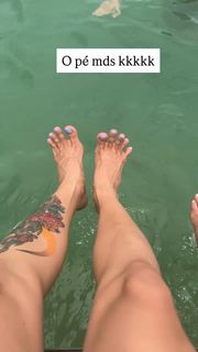 Ruivinha de Marte feet photo 1
