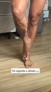 Ruivinha de Marte feet photo 9