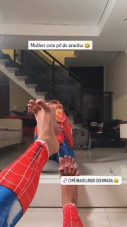 Ruivinha de Marte feet photo 3