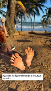 Ruivinha de Marte feet photo 3