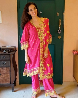 Rukhsar Rehman feet photo 11