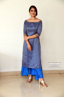 Rukmini Vasanth feet photo thumbnail