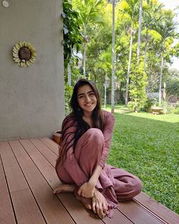 Rukmini Vasanth feet photo thumbnail