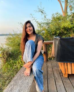 Rukmini Vasanth feet photo thumbnail